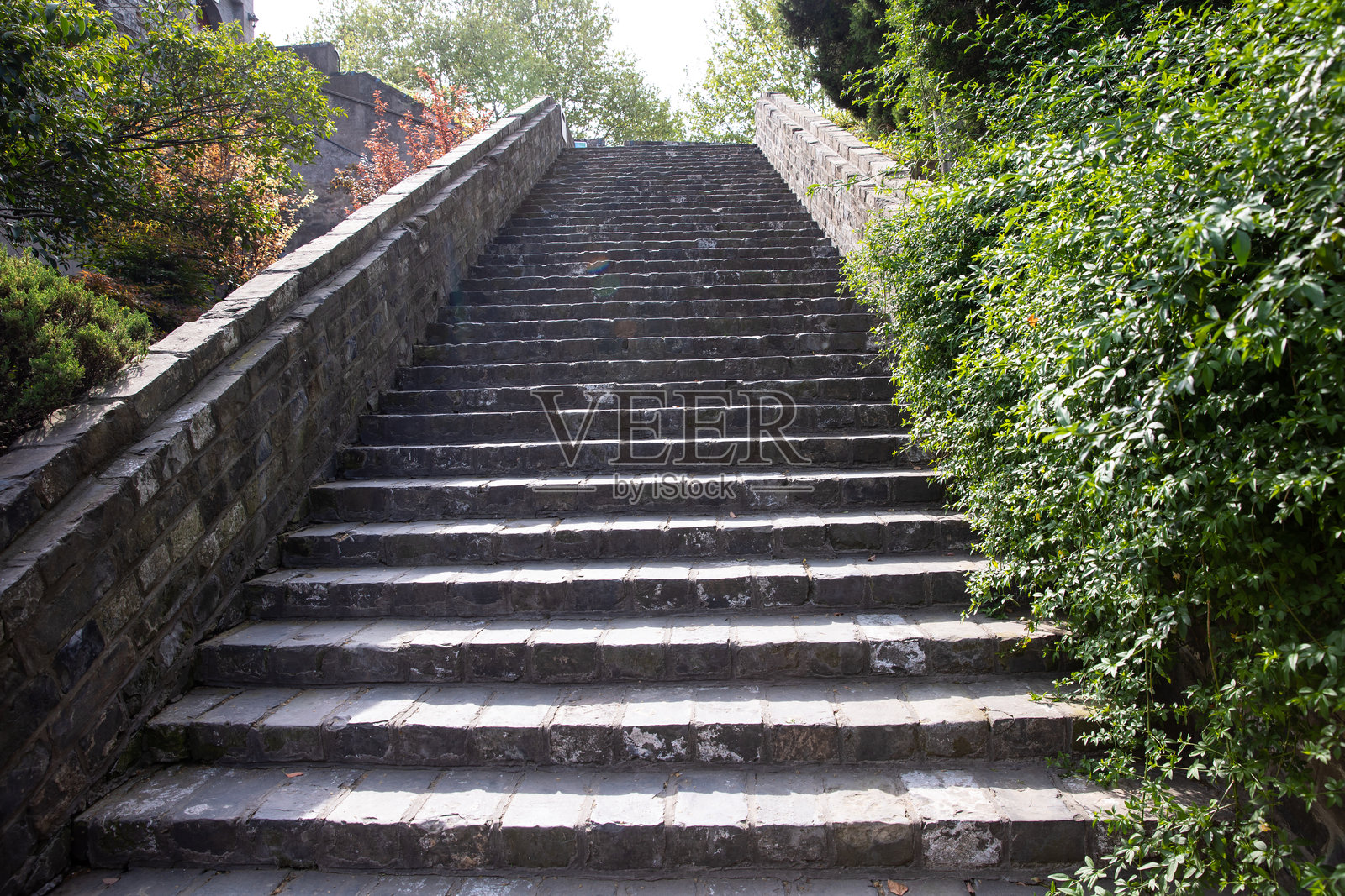 古老中国城墙上的石阶照片摄影图片