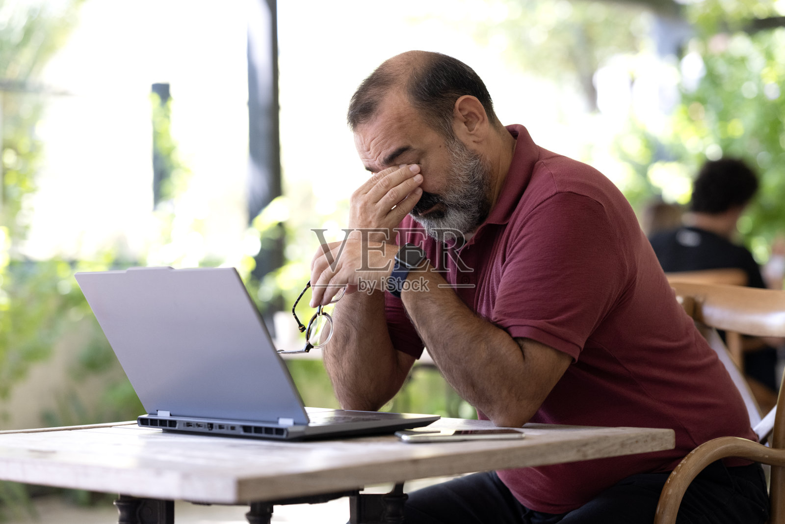 在咖啡店工作的专业人士照片摄影图片