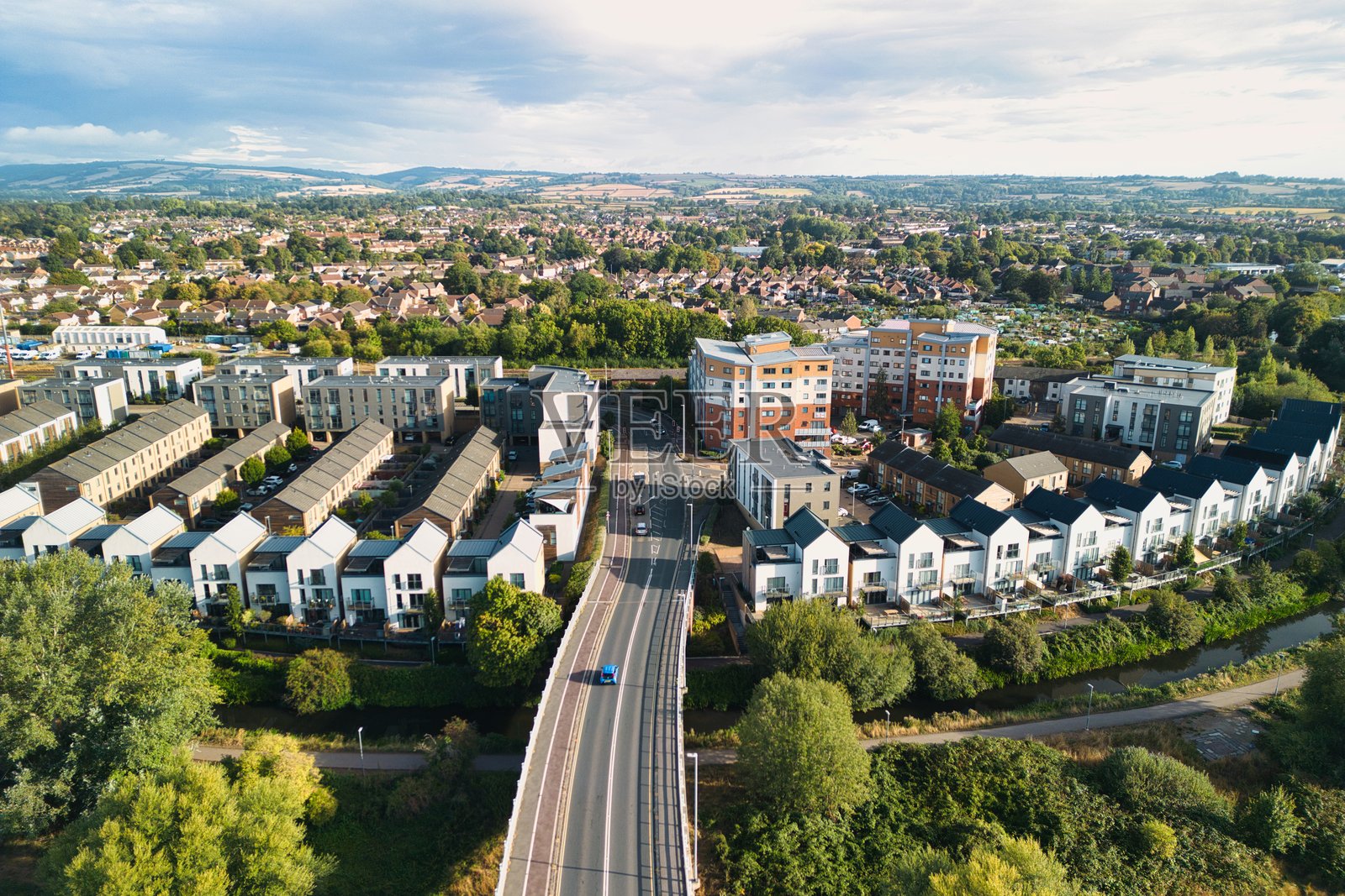 汤顿河畔的住宅区照片摄影图片