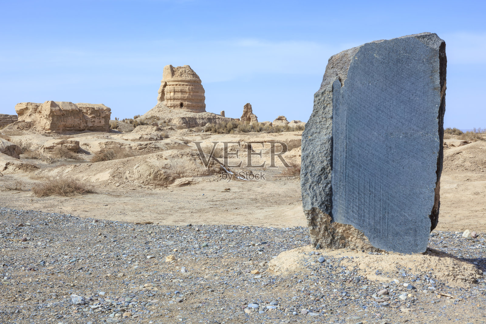甘肃瓜州的索阳城塔尔寺照片摄影图片