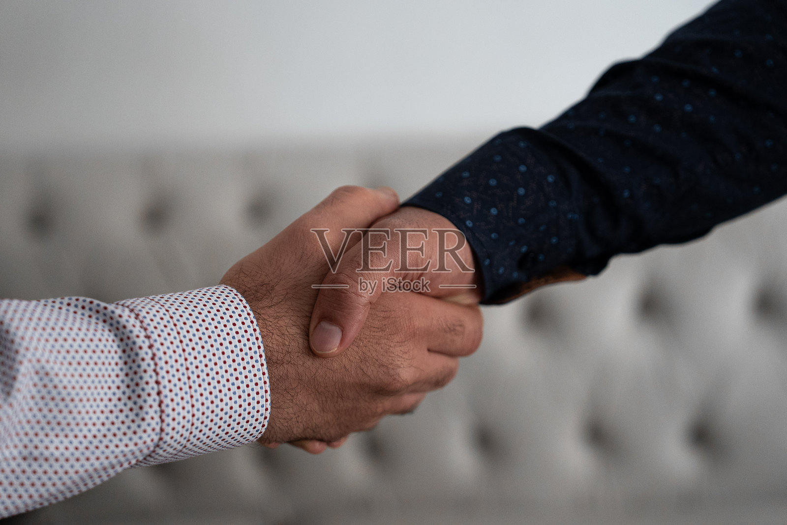 商务握手特写照片摄影图片