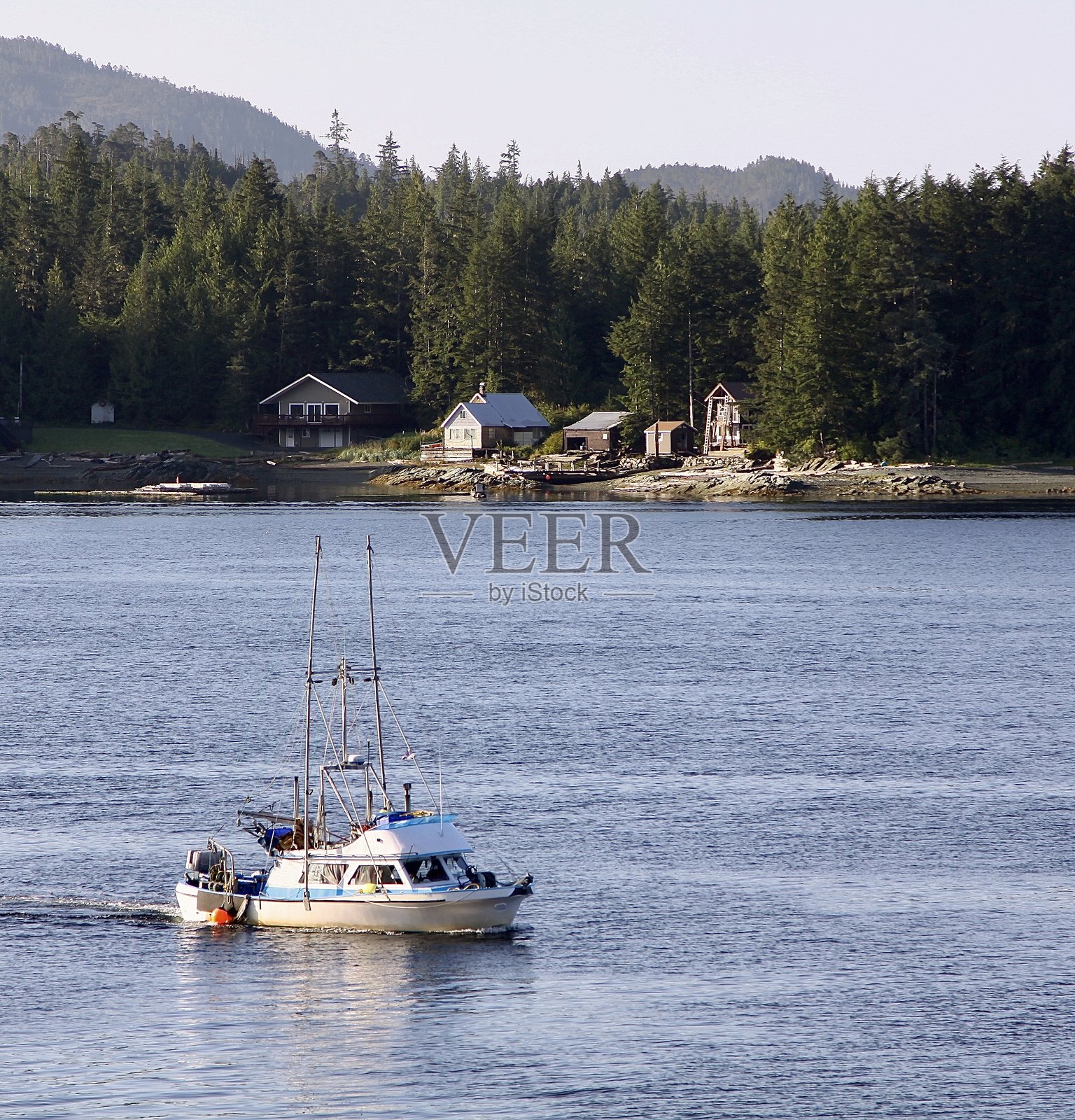 阿拉斯加凯奇坎附近的渔船照片摄影图片