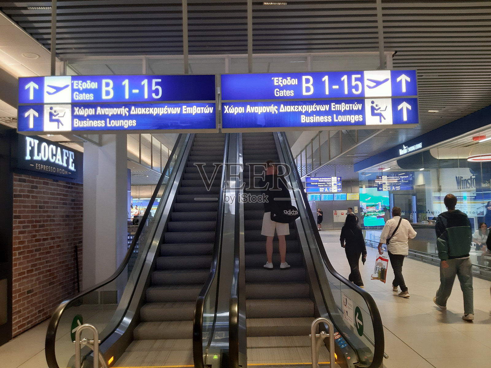 希腊雅典国际机场,欧洲,机场指示标志照片摄影图片