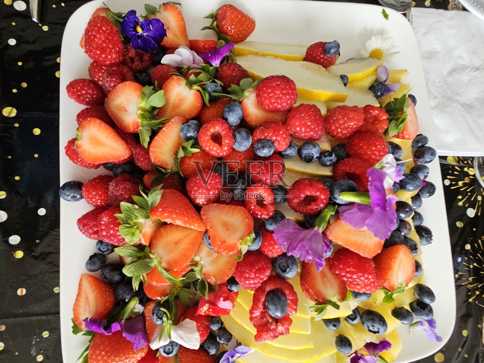 新鲜水果沙拉照片摄影图片