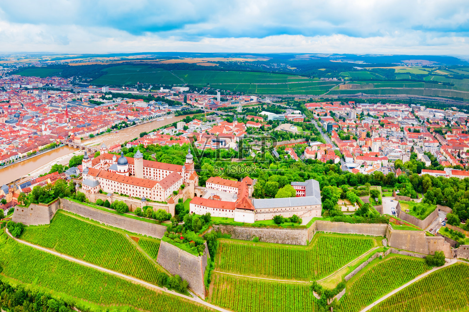 维尔茨堡市的玛丽恩堡空中视角照片摄影图片