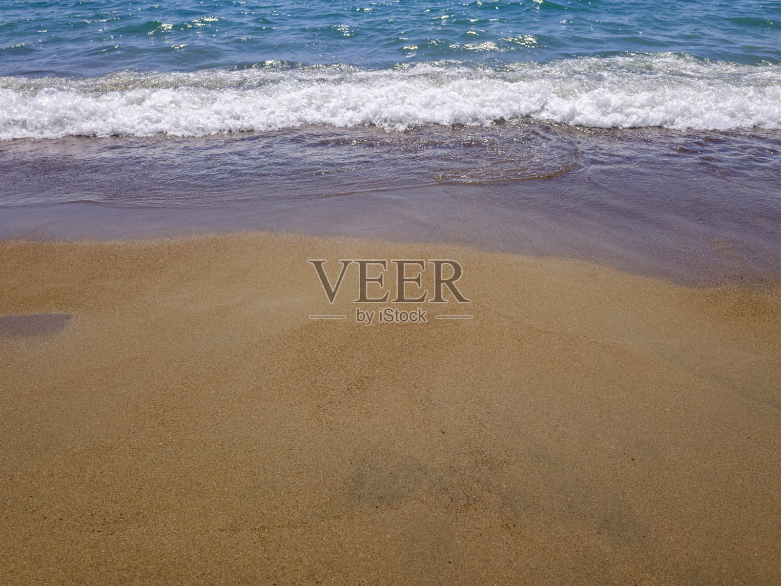 夏季海滨，沙滩与海洋照片摄影图片