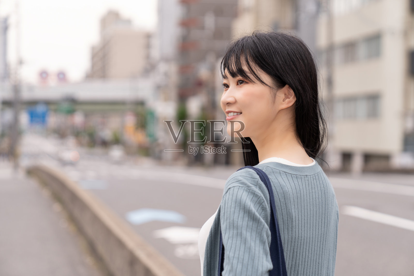 迷人的亚洲女性外出照片摄影图片