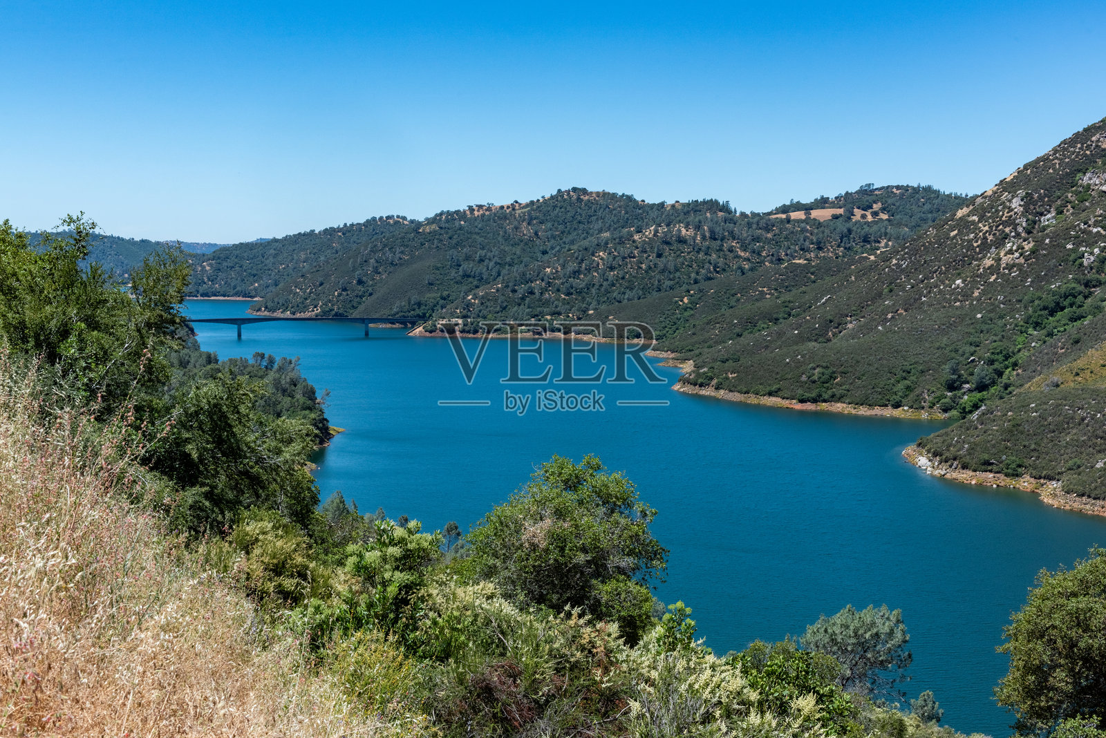 加利福尼亚州图尔默县的唐佩德罗湖、杰克逊维尔和伍兹溪景观照片摄影图片
