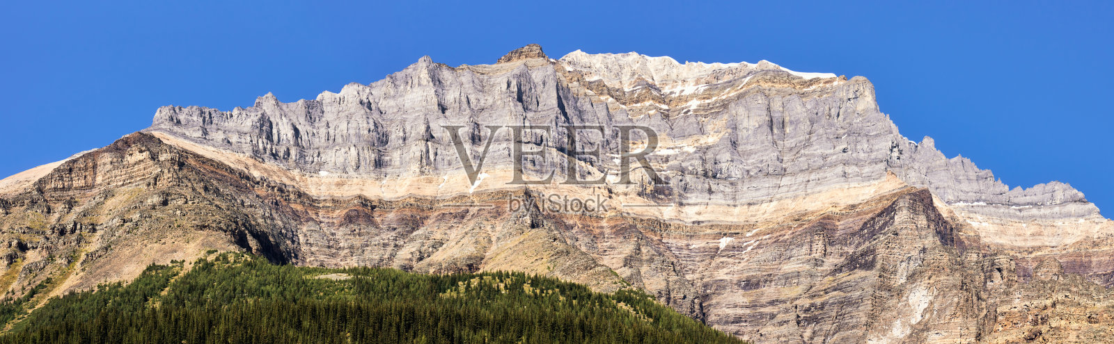 金字塔湖的山顶照片摄影图片