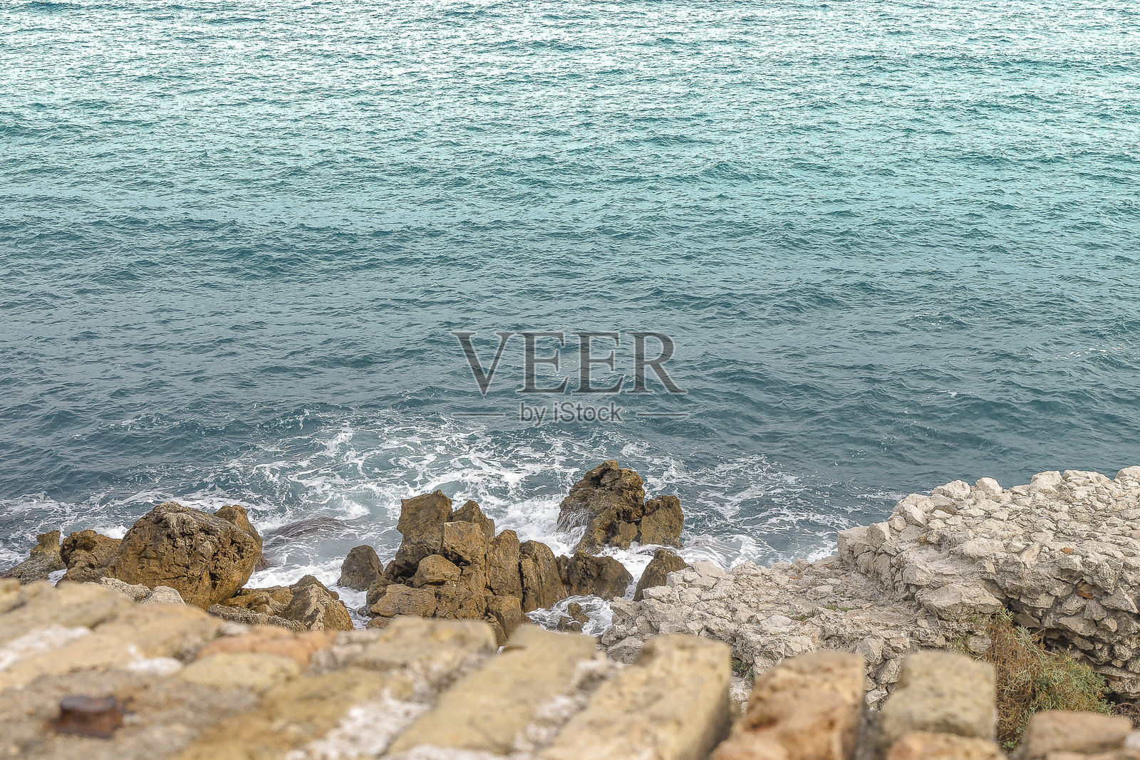 法国蔚蓝海岸昂蒂布的海景照片摄影图片