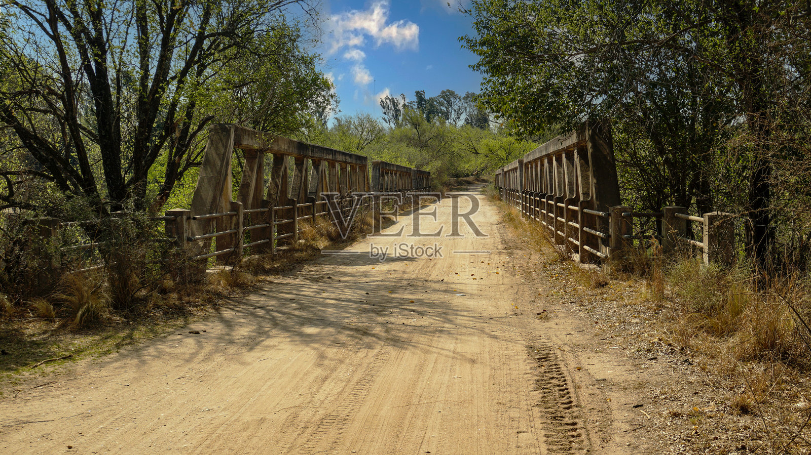 旧混凝土桥照片摄影图片