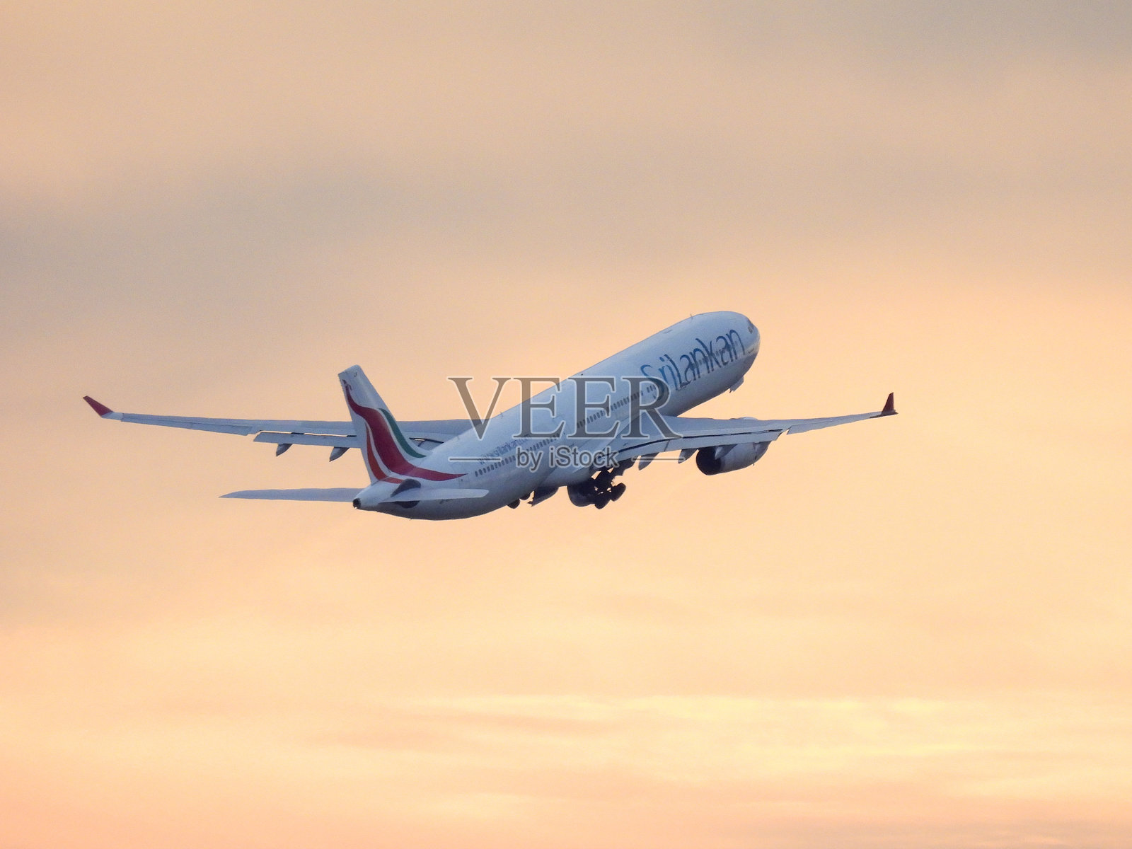 斯里兰卡A330秋季起飞照片摄影图片