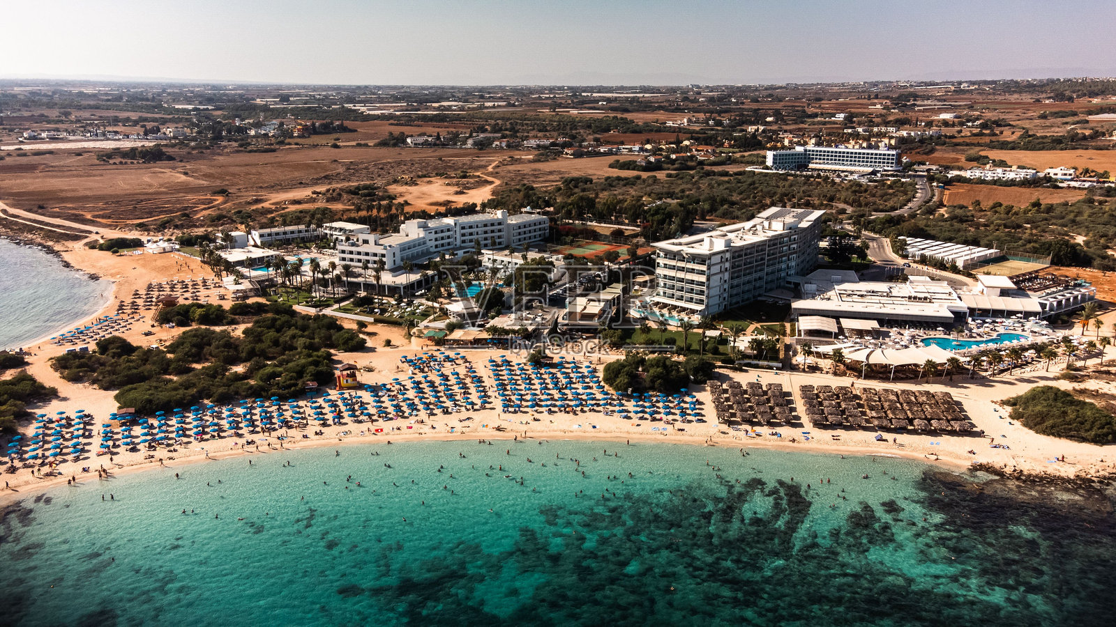 塞浦路斯马克罗尼斯斯海滩的鸟瞰图照片摄影图片