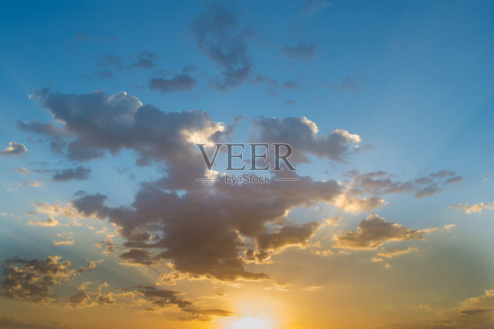 天空中的云彩照片摄影图片