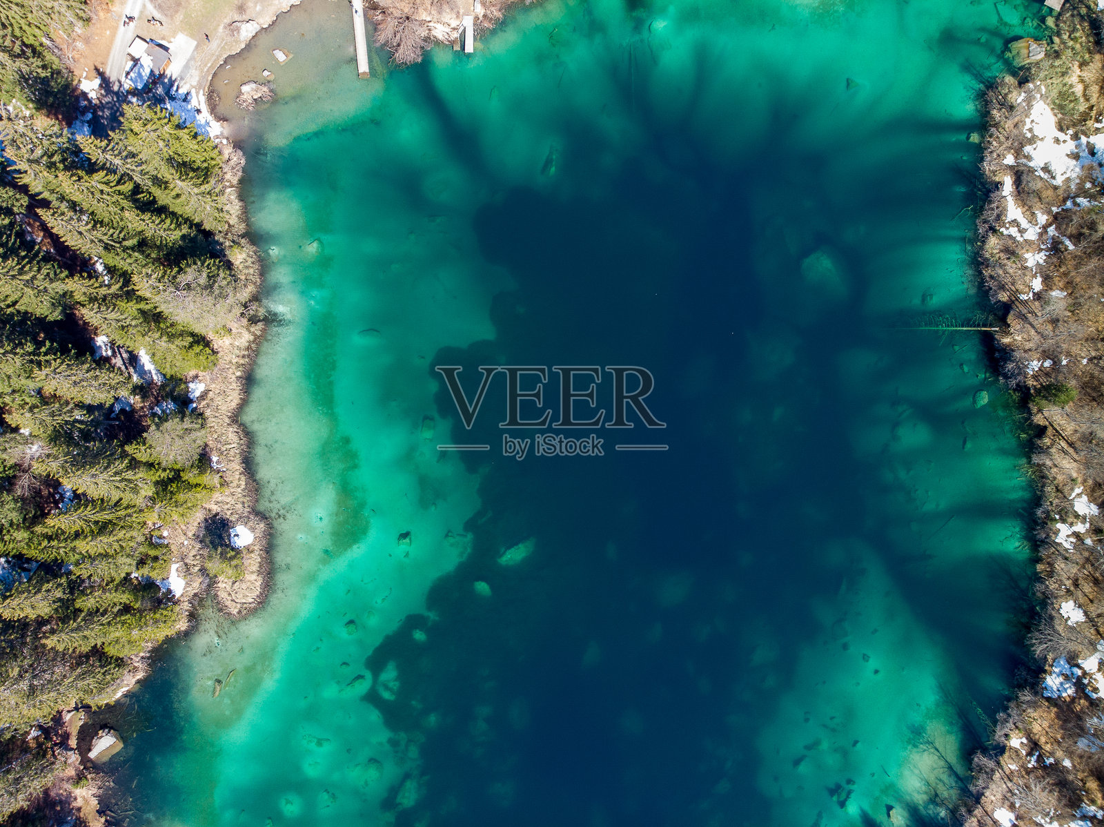 无人机摄影的湖克雷斯塔在Flims，格劳宾登照片摄影图片