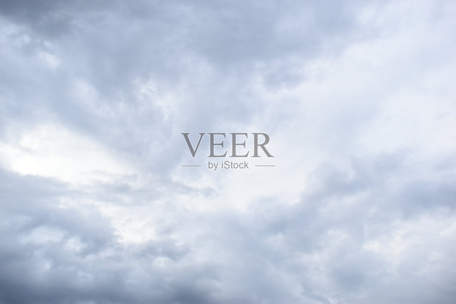 蓝天白云背景，雨季多云照片摄影图片