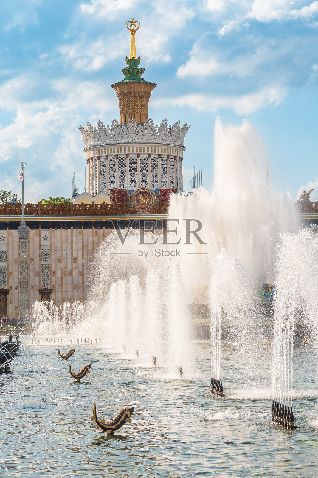 乌克兰石花喷泉和展览经济成就的凉亭，莫斯科VDNKh照片摄影图片