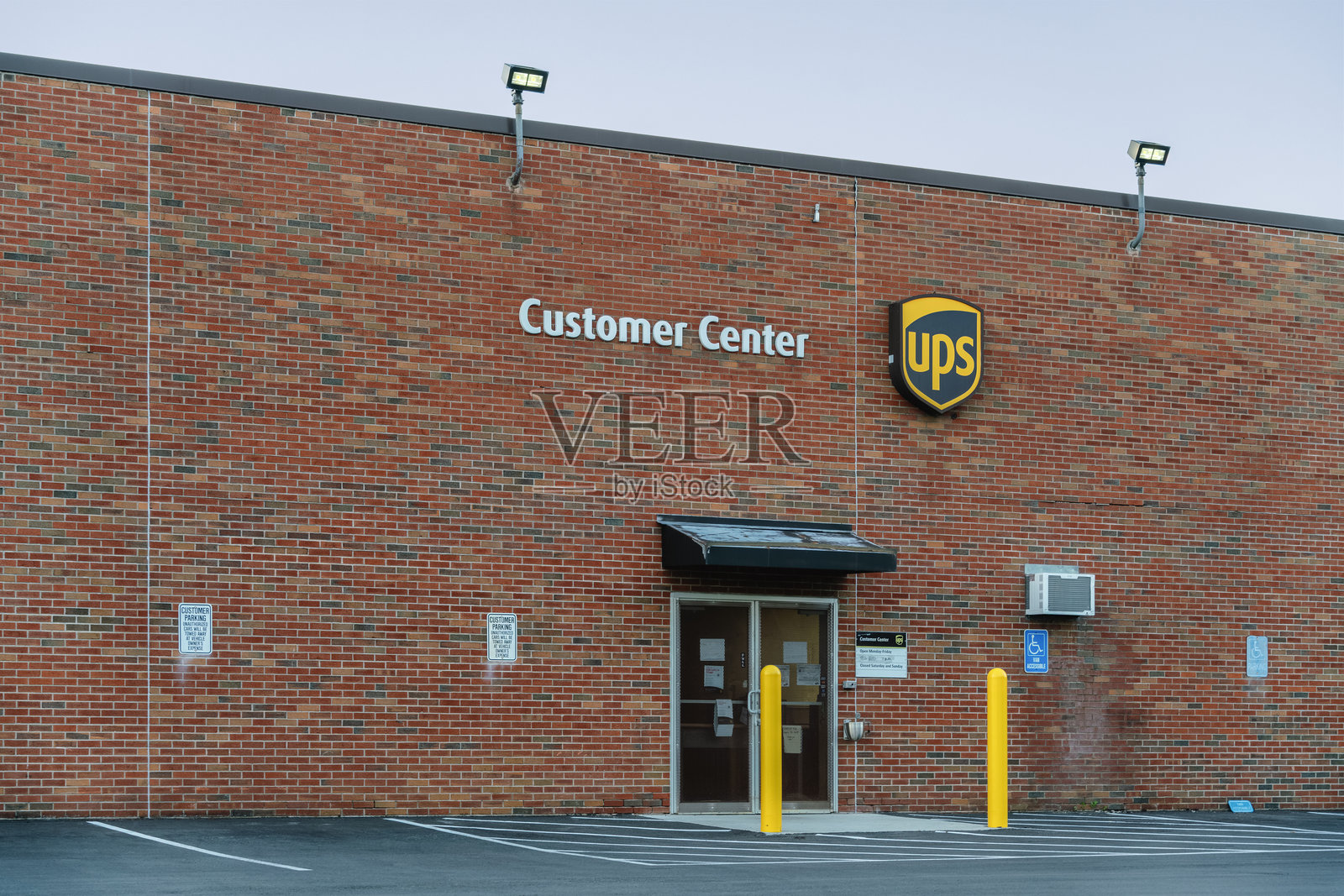 UPS客户中心照片摄影图片