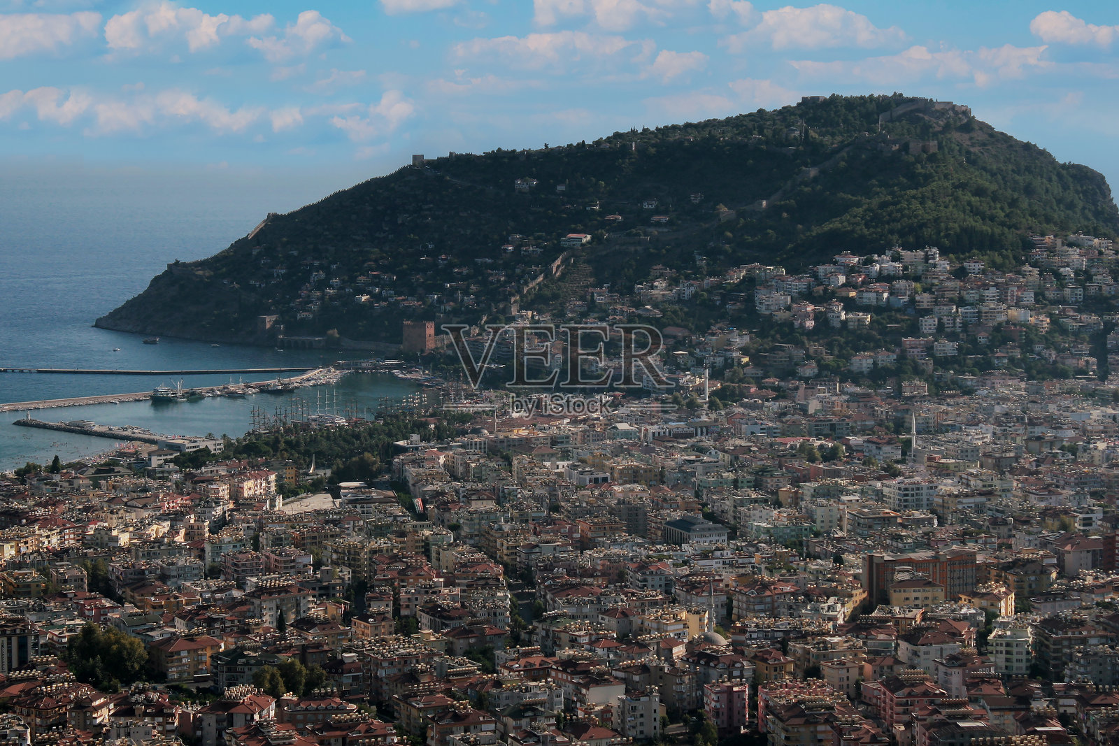 从空中俯瞰阿拉尼亚。照片摄影图片