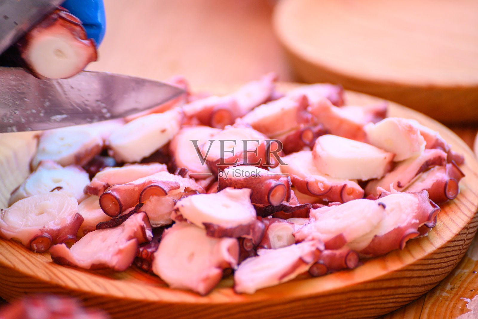 正宗的章鱼烧制食谱正在制作中。照片摄影图片