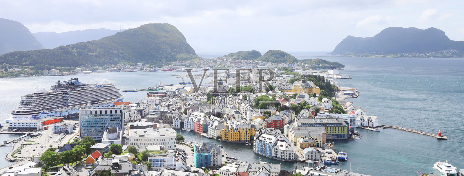 挪威阿勒松 - 令人惊叹的全景视图。照片摄影图片