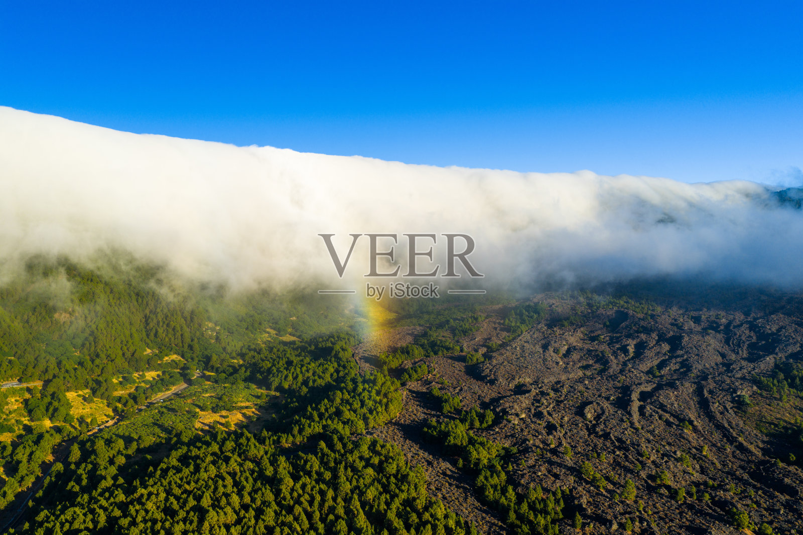 云瀑布，新的山顶，拉帕尔马，加那利群岛照片摄影图片