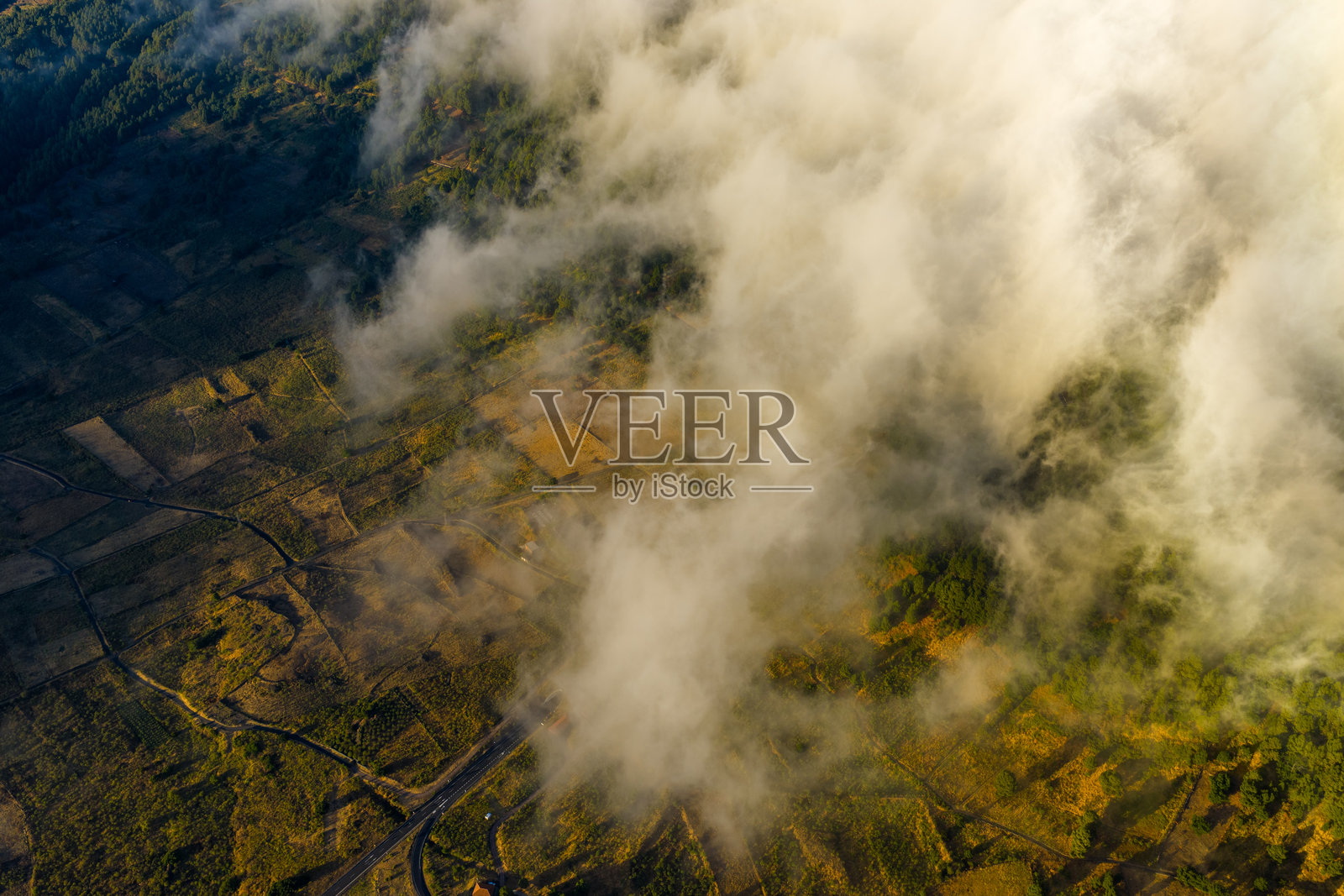 云瀑布，新的山顶，拉帕尔马，卡纳里群岛照片摄影图片