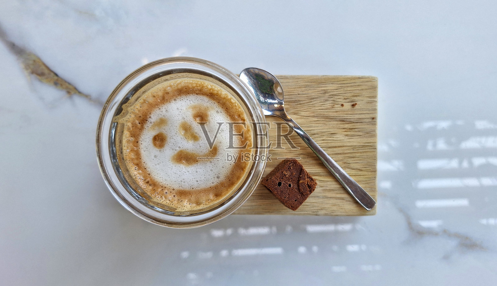 微笑脸的浓缩咖啡照片摄影图片