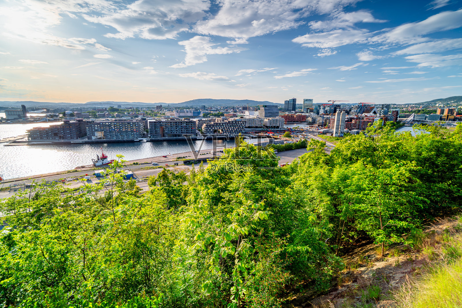 奥斯陆港口和峡湾，挪威首都沿海地区。照片摄影图片