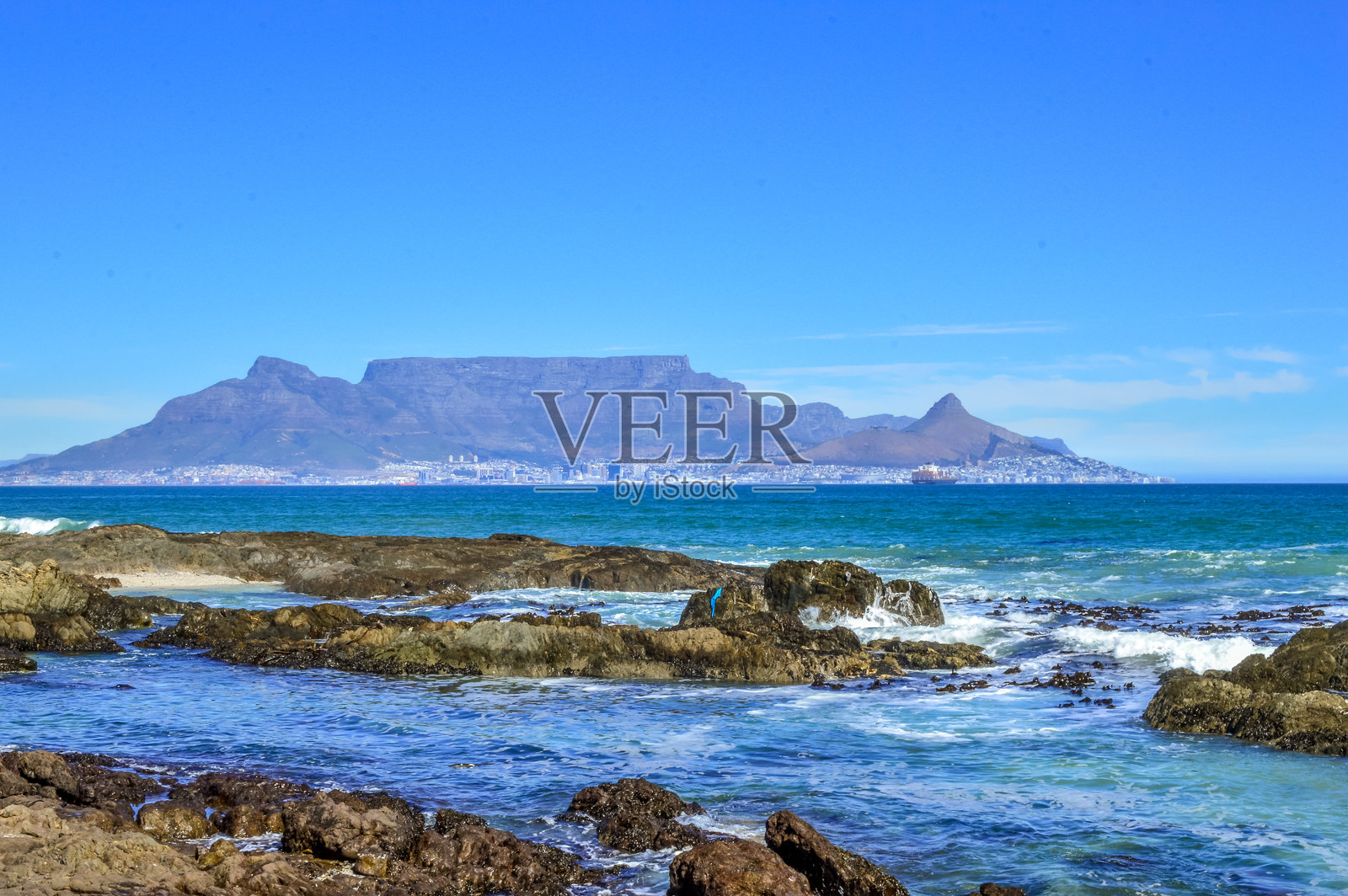 布劳贝格海滩的桌山景观，开普敦照片摄影图片