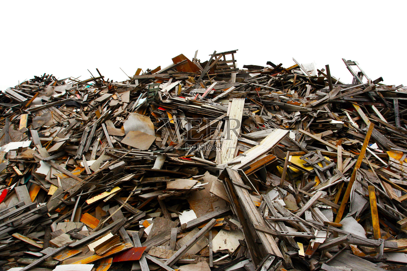 建筑施工产生的木材废料堆照片摄影图片