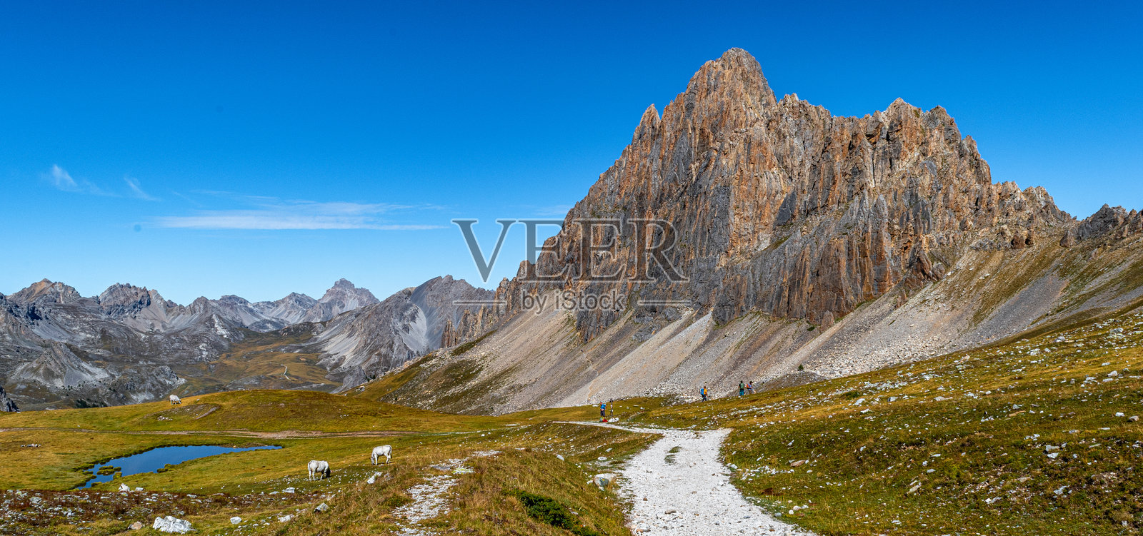 他的威严，梅贾山，是库内奥地区的一座标志性山脉，是科蒂安阿尔卑斯山中最美丽的山脉之一。照片摄影图片