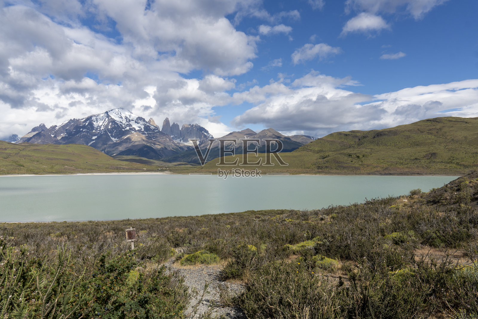 智利南美洲托雷斯德尔潘恩国家公园的山地风景照片摄影图片