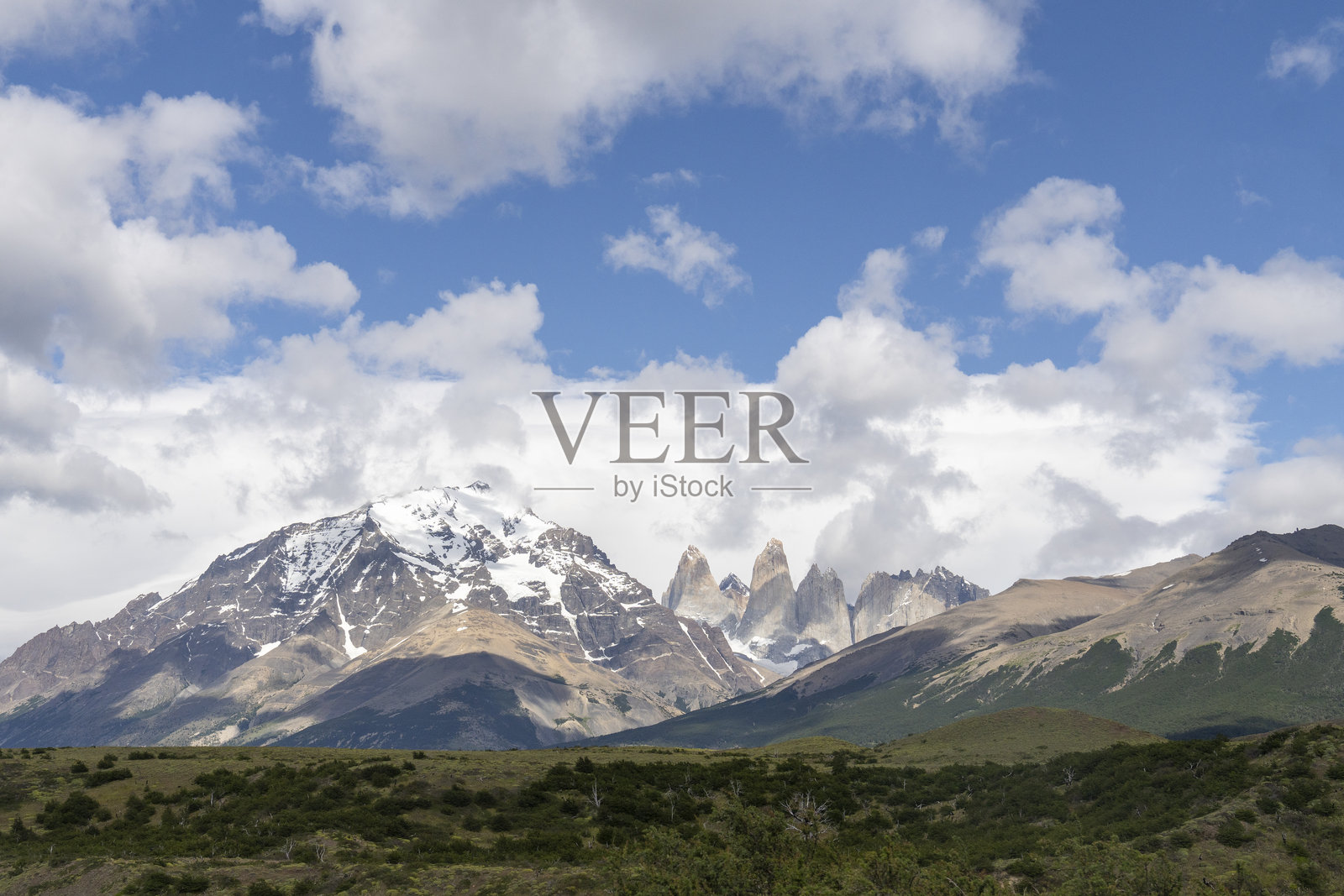 智利南美洲托雷斯德尔潘恩国家公园的山地风景照片摄影图片