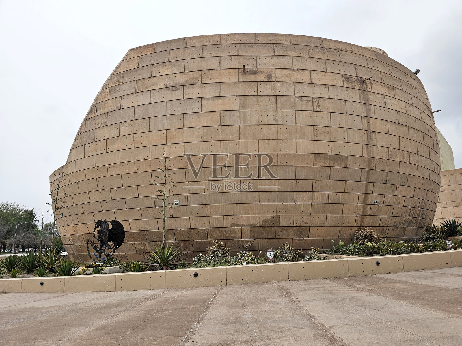 蒂华纳文化中心（CECUT），La Bola，提供艺术和文化活动的机构，如展览和音乐会。照片摄影图片