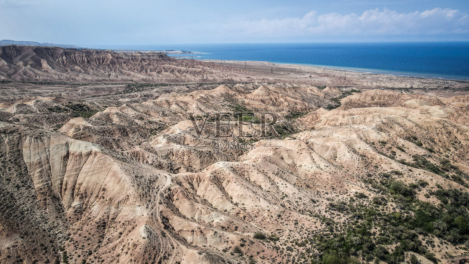 吉尔吉斯斯坦的曼志利阿塔全景照片摄影图片