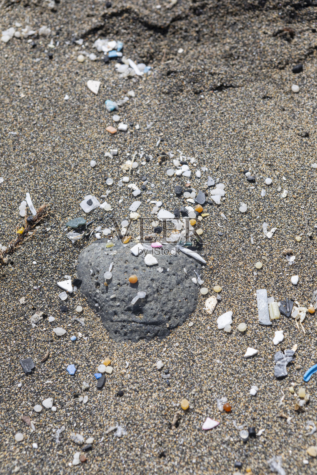 海滩上的微塑料，拉帕雷德，富埃特文图拉照片摄影图片