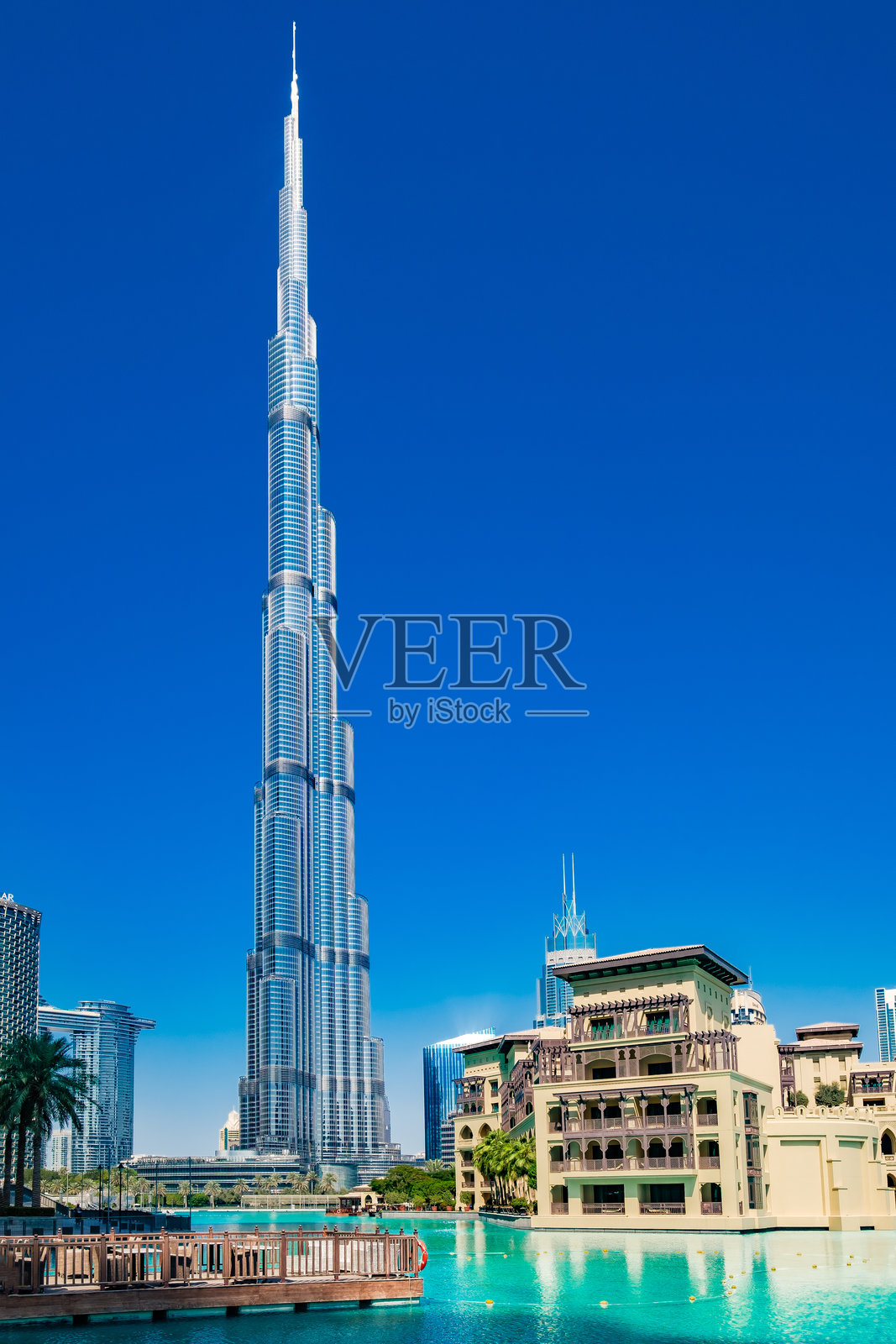 哈利法塔，市中心宫殿照片摄影图片