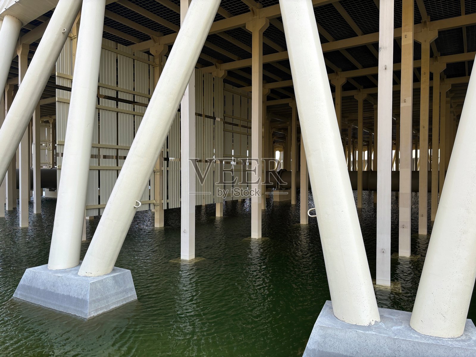 电站的工业冷却塔照片摄影图片