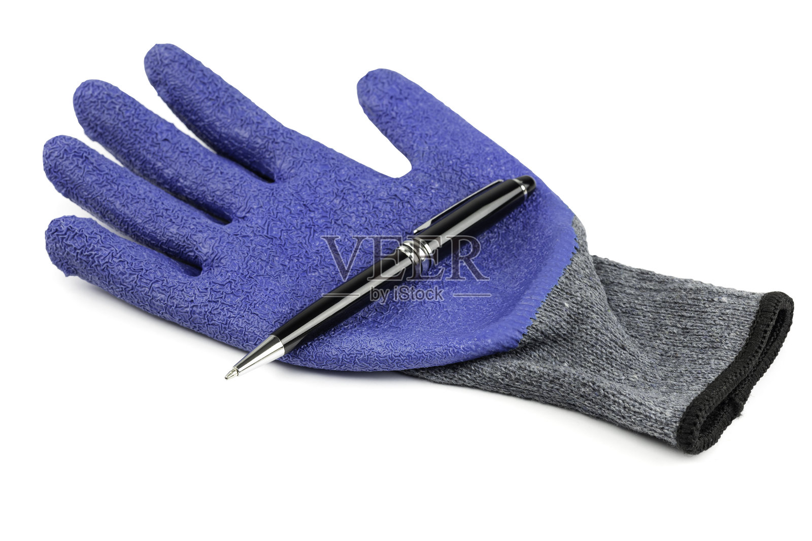 蓝色保护手套与黑色笔在白色背景上，带有抠图路径。照片摄影图片