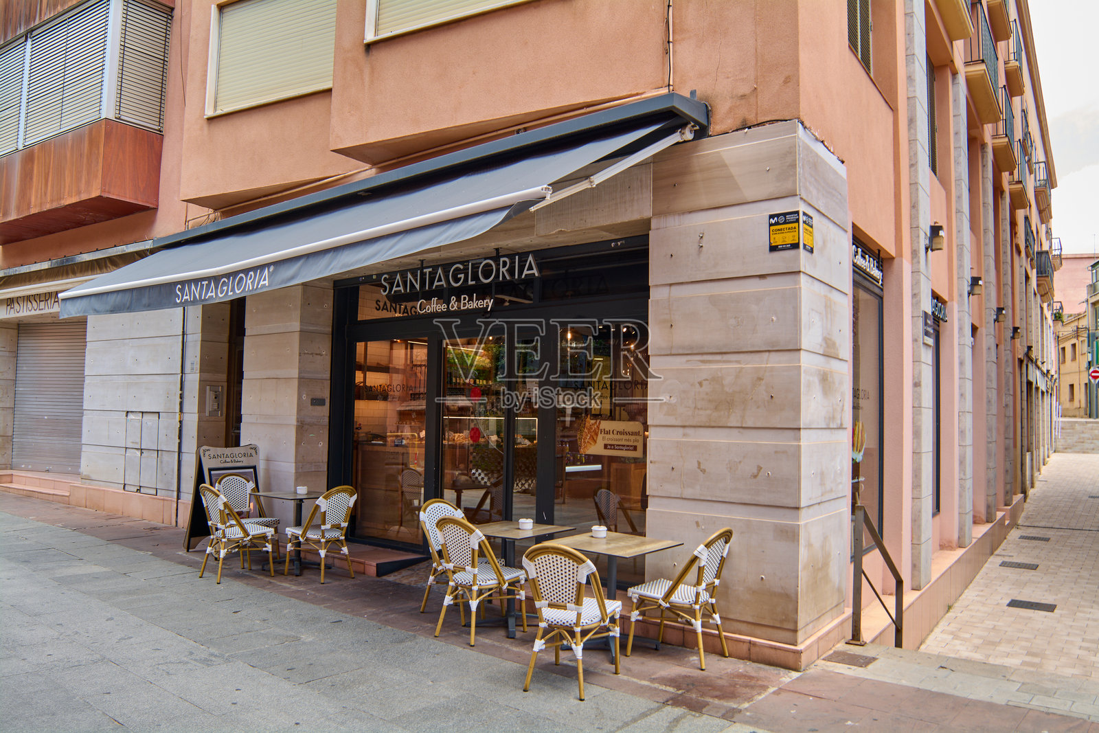 圣格洛丽亚咖啡馆和面包店的外观。照片摄影图片
