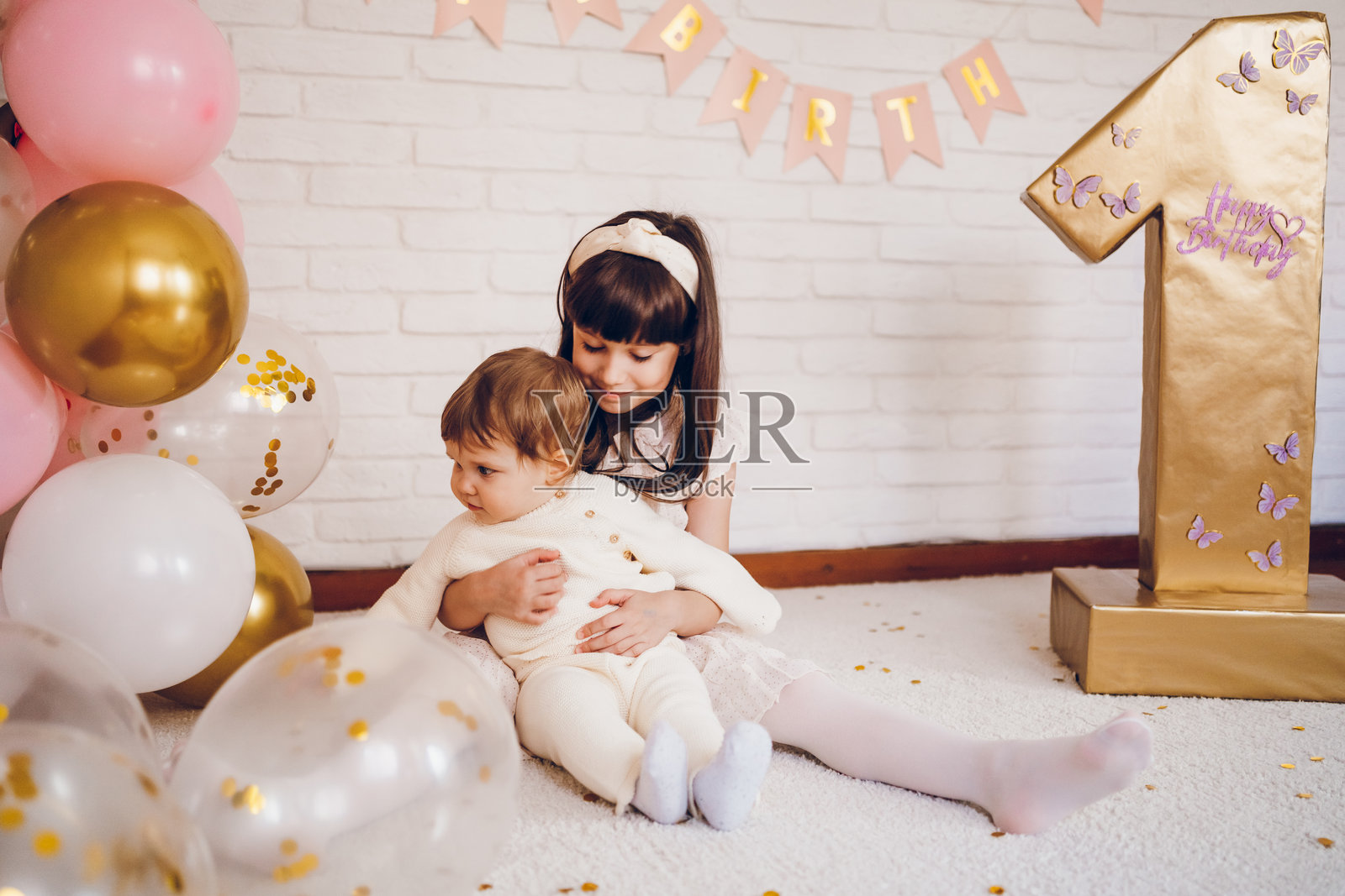 女孩们庆祝生日照片摄影图片