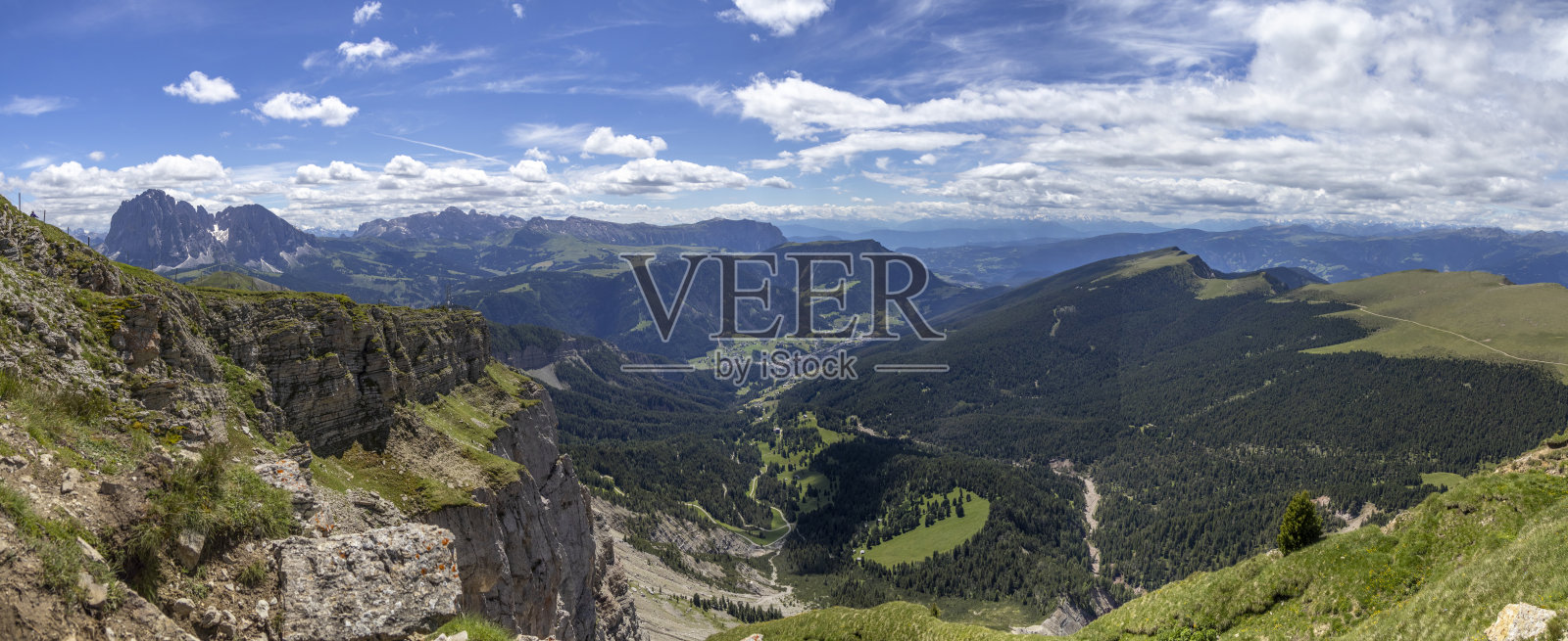 意大利多洛米蒂山脉的塞切达山脊全景照片摄影图片