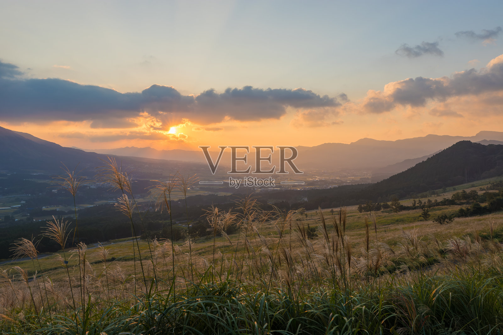 南阿苏的日出（熊本县南阿苏）照片摄影图片
