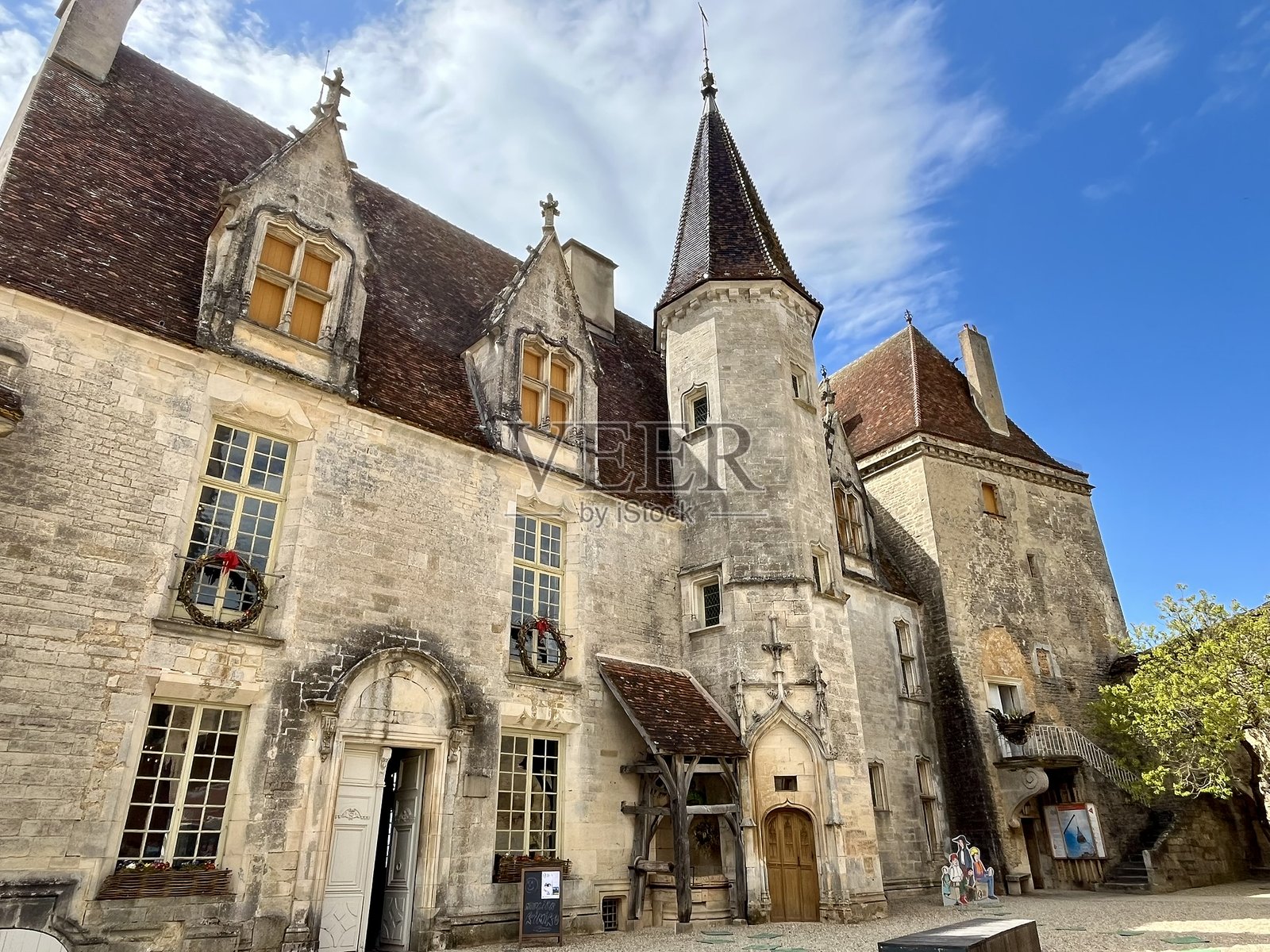 法国 - 沙托诺夫昂奥克斯 - 古镇的小街道照片摄影图片