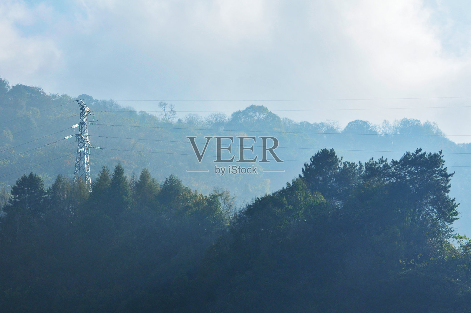 山脉与云彩的风景照片摄影图片