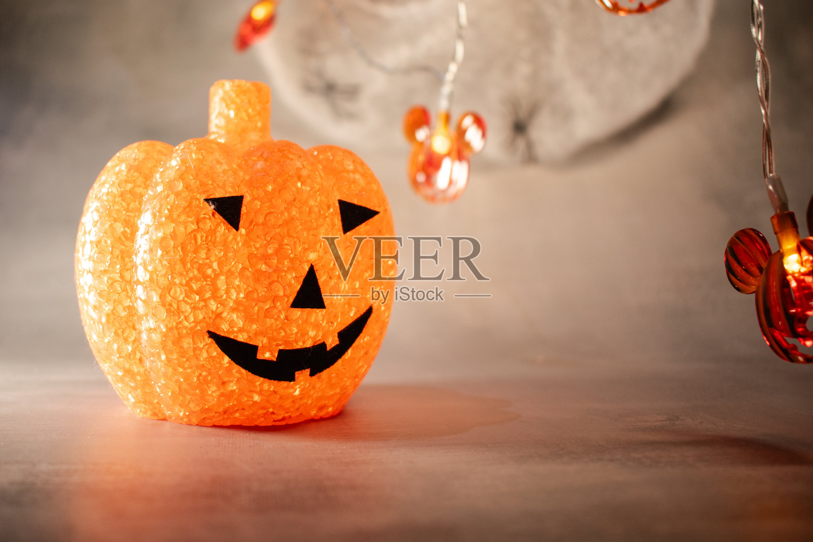 季节的神秘守护者照片摄影图片