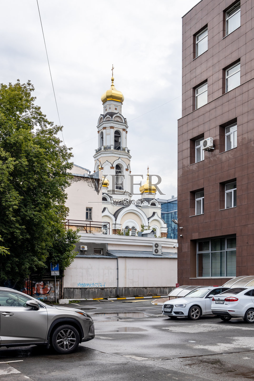 叶卡捷琳堡市的城市风景与教堂照片摄影图片