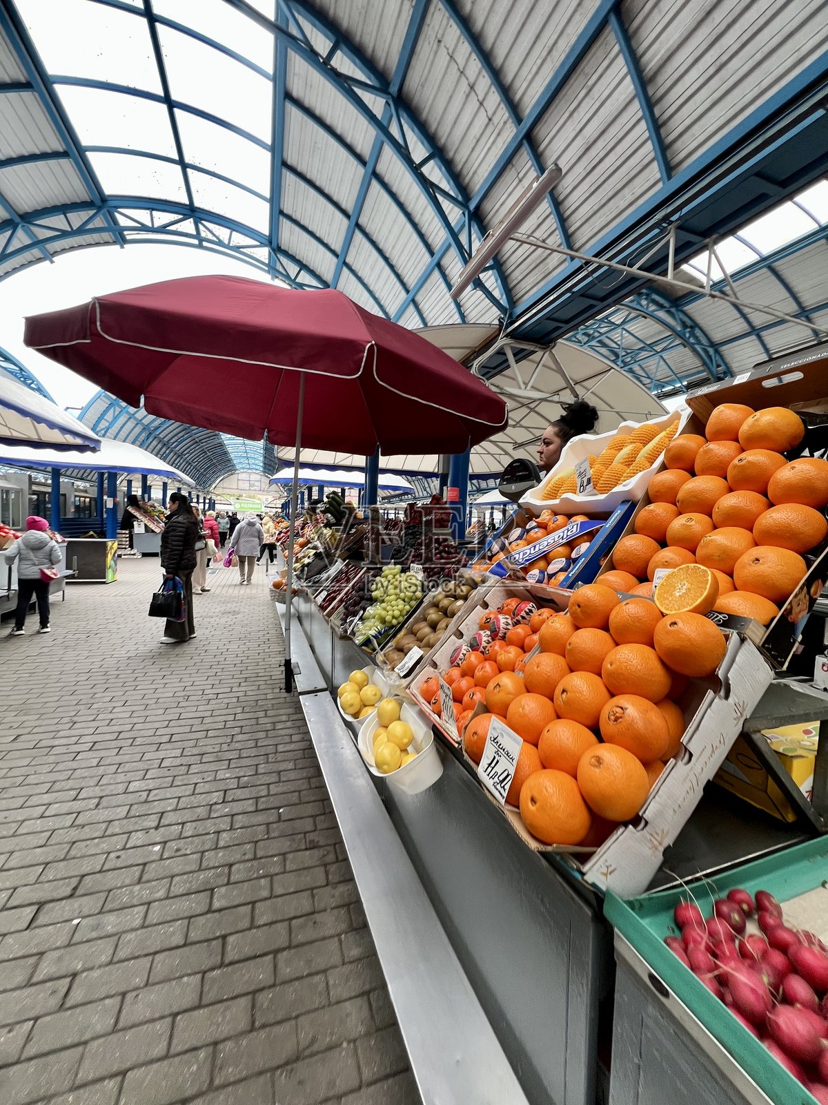 白俄罗斯明斯克最大的食品市场照片摄影图片
