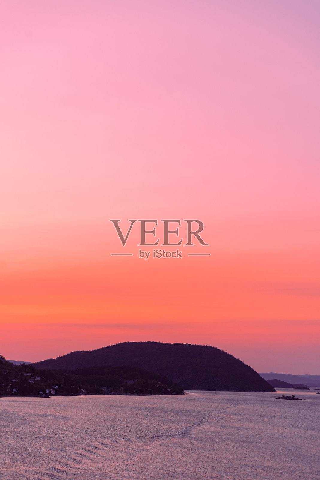 挪威山脉的傍晚景色照片摄影图片